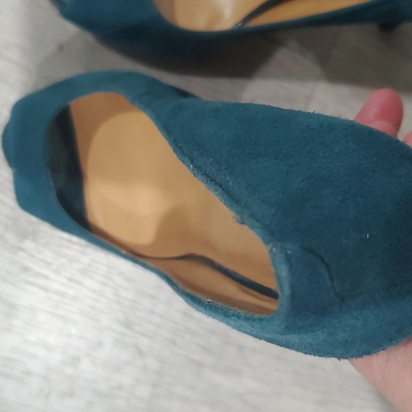 Nine West St. Patrick's Day Green  Suede Danee Peep Toe Pump 5.5 - Picture 3 of 6